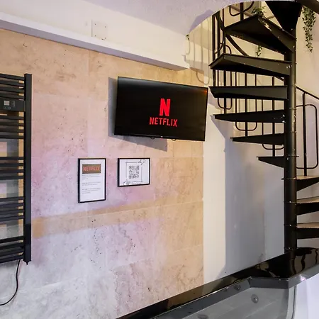 Zenora Loft Hot Tub & Arcade In Downtown Apartmán