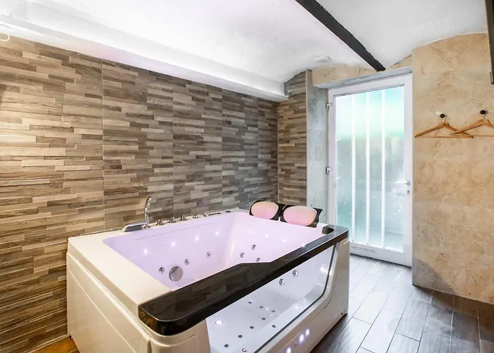 Zenora Loft Hot Tub & Arcade In Downtown Mulhouse